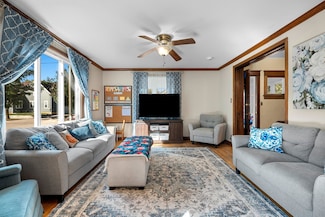 15 E Nevada Ave, Oshkosh, WI 54901