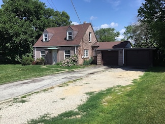 206 E Camp Mcdonald Rd, Prospect Heights, IL 60070