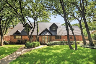 2111 Coolidge Dr, Arlington, TX 76011