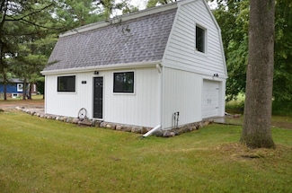 15564 S M 43 Hwy, Hickory Corners, MI 49060
