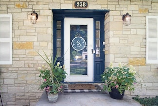 238 Kensington Dr, Madison, WI 53704