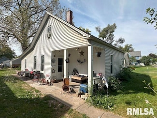 1519 W 7th St, Davenport, IA 52802