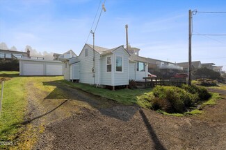 6538 NE Logan Rd, Lincoln City, OR 97367