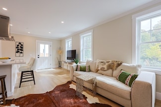 105 Market St Unit B, Amesbury, MA 01913