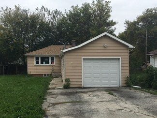 724 S Jackson St, Waukegan, IL 60085