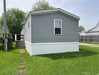 129 NW H St, Linton, IN 47441