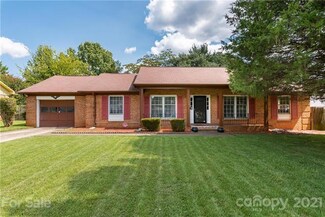 3220 Cross Winds Rd, Charlotte, NC 28227