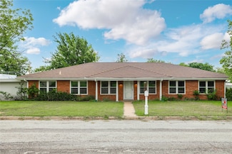 201 Palestine St, Coleman, TX 76834