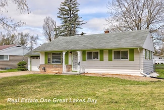 4749 Strathmoor St, Saginaw, MI 48601