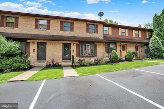118 Village Dr, Boyertown, PA 19512