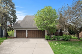 478 Carol Dr, Saint Paul, MN 55127