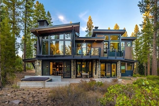 8349 Thunderbird Cir, Truckee, CA 96161