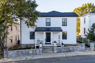 18 E Liberty St, Staunton, VA 24401
