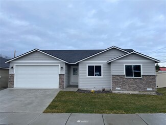 12 Emma Dr, Wenatchee, WA 98801