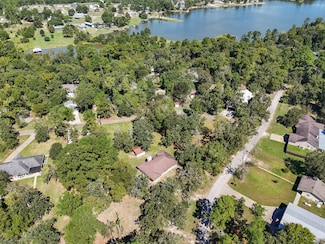 15 Hill Top Rd, Huntsville, TX 77320