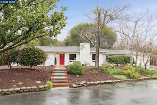 11 Hacienda Cir, Orinda, CA 94563