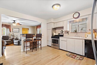 133 Shippen St, Weehawken, NJ 07086