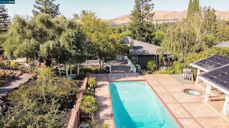 5582 Merritt Ct, Concord, CA 94521