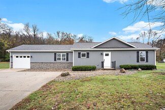 7363 Saginaw Dr, Kalamazoo, MI 49048