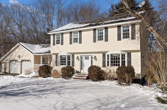 27 Drakeside Rd, Hampton, NH 03842