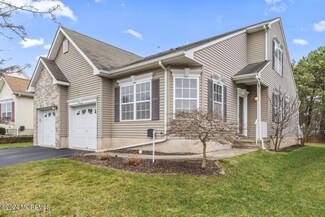 28 Little Leaf Ln, Howell Township, NJ 07731
