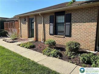 2765 Rolling Green Place Unit C417, MacUngie, PA 18062