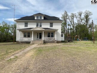 533 E Halveson St, MacKsville, KS 67557