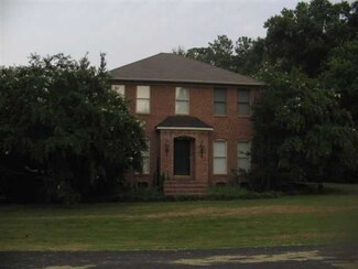 624 Oak Hill Dr, Brownsville, TN 38012