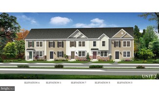 204 Scotch Pine Dr, Bunker Hill, WV 25413