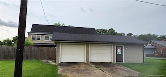 5215 Winnie Dr, Sulphur, LA 70665