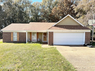 1122 Rolling Hills Dr, New Albany, MS 38652