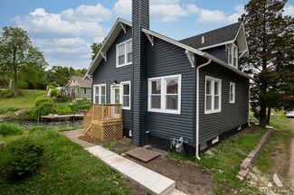 26415 W Beach St, Antioch, IL 60002