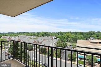 6800 Fleetwood Rd Unit 815, McLean, VA 22101