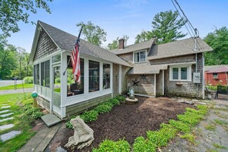 68 Hartsuff St, Rockland, MA 02370
