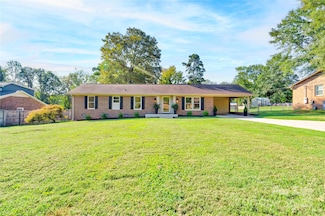 1612 N Oak Dr, Shelby, NC 28150