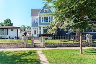 912 Iglehart Ave, Saint Paul, MN 55104