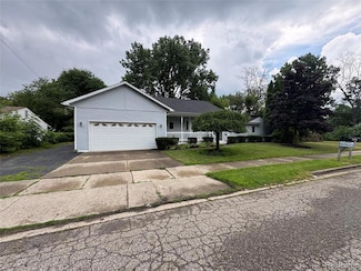 565 Highland Ave, Pontiac, MI 48341