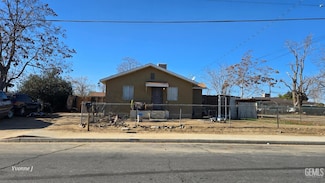 2112 Lotus Ln, Bakersfield, CA 93307
