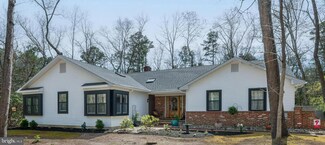 2 Roxbury Dr, Medford, NJ 08055