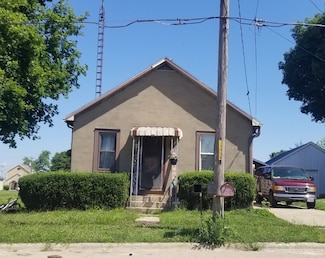 220 Saunders St, Dalzell, IL 61320