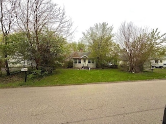 7425 South Dr, Wonder Lake, IL 60097