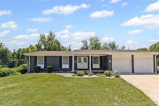 5000 Cavalier Ct, Godfrey, IL 62035