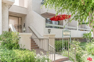 9906 Owensmouth Ave Unit 11, Chatsworth, CA 91311
