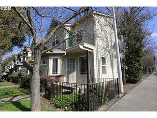 607 NE 8th St, Gresham, OR 97030