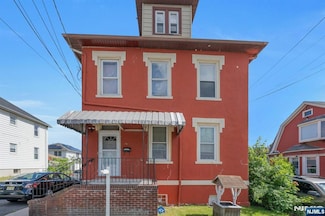 10 Orchard St, Elmwood Park, NJ 07407