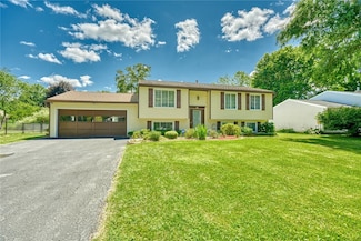 26 Donlin Dr, Rochester, NY 14624
