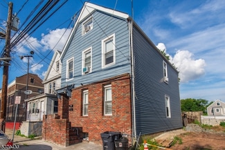 386 S 9th St, Newark, NJ 07103