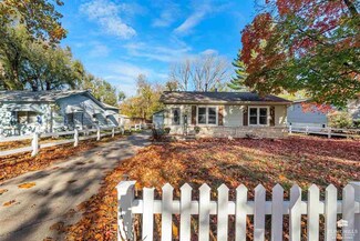 1952 Lincoln Dr, Manhattan, KS 66502