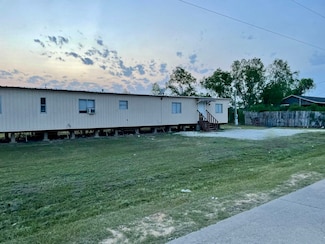 40 County Road 3557, Cleveland, TX 77327