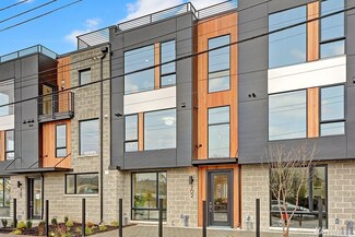 702 S Willow St, Seattle, WA 98108